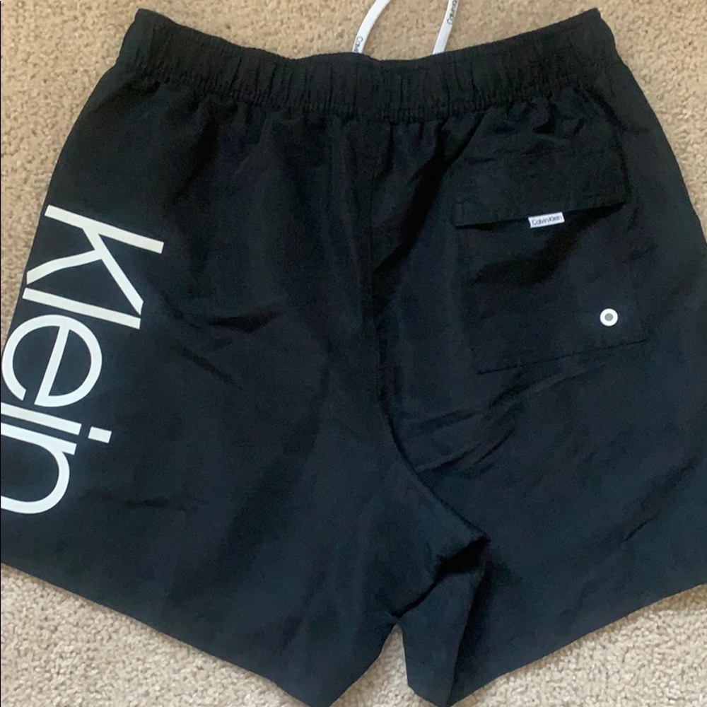 Calvin Klein - Picture 3 of 4